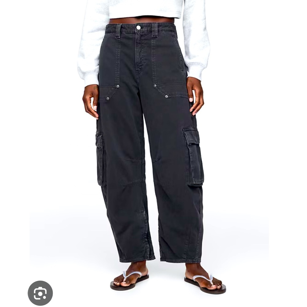 GAP mid rise barrel cargo pants